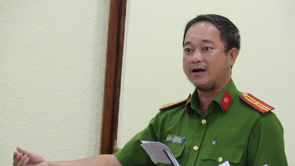 Thiếu tá Lê Đức Song phát biểu liên quan vấn đề xâm hại tình dục trẻ em ở buổi giám sát - Sputnik Việt Nam