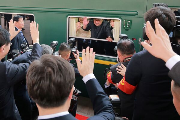 Đoàn tàu chở nhà lãnh đạo CHDCND Triều Tiên Kim Jong-un, tại ga xe lửa Bắc Kinh - Sputnik Việt Nam