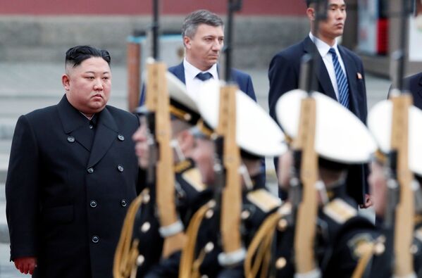 Nhà lãnh đạo Triều Tiên Kim Jong-un tại buổi lễ đón tiếp ở Vladivostok

 - Sputnik Việt Nam