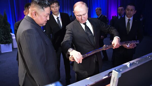 Hai ông Kim Jong-un và Putin tặng nhau những món quà đặc biệt - Sputnik Việt Nam