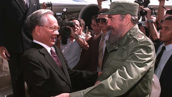 Chủ tịch nước Lê Đức Anh gặp Chủ tịch Cuba Fidel Castro năm 1995  - Sputnik Việt Nam