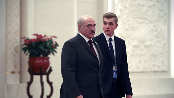 Tổng thống Belarus Alexandr Lukashenko và con trai Nikolai đến Trung Quốc 25.04.2019 - Sputnik Việt Nam