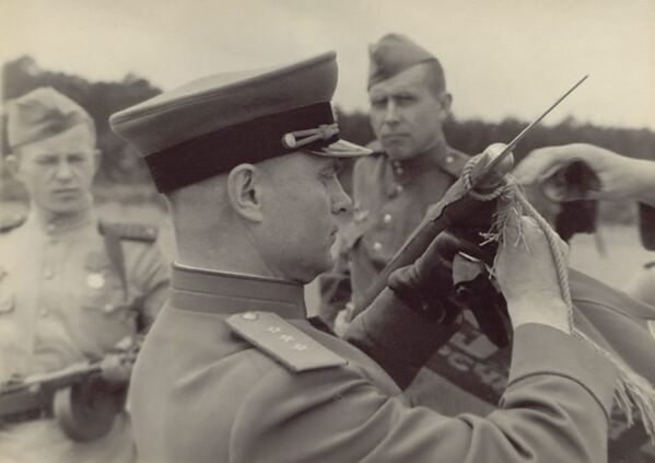 Cuộc duyệt binh vinh danh Chiến thắng. Tại Strausberg (Đức), ngày 10 tháng 5 năm 1945 - Sputnik Việt Nam