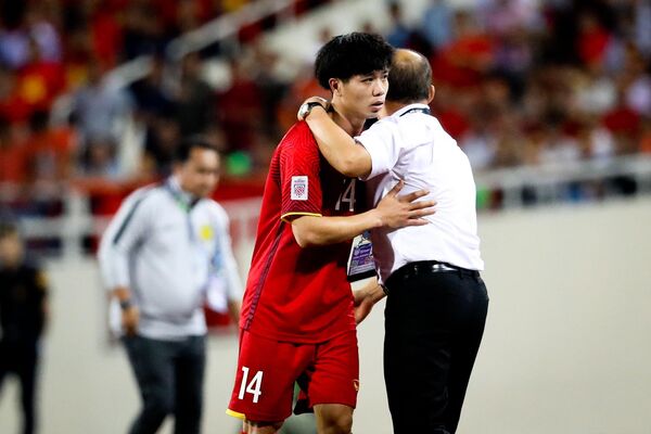 Tuyển Việt Nam: Bất ngờ từ thầy Park danh sách dự King's Cup Tuyển Việt Nam: Bất ngờ từ thầy Park danh sách dự King's Cup - Sputnik Việt Nam