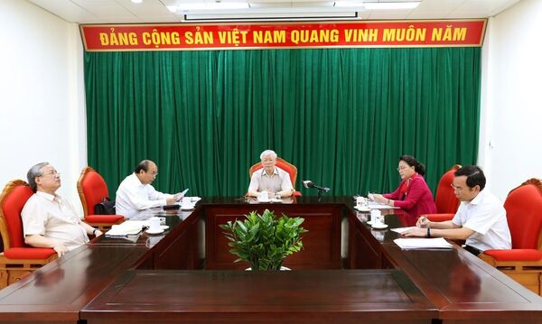 Tổng Bí thư, Chủ tịch nước Nguyễn Phú Trọng chủ trì họp lãnh đạo chủ chốt Tổng Bí thư, Chủ tịch nước Nguyễn Phú Trọng chủ trì họp lãnh đạo chủ chốt - Sputnik Việt Nam
