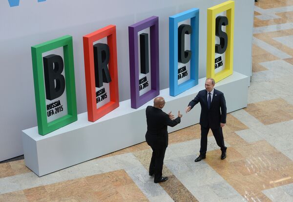 Tổng thống Nam Phi Jacob Zuma và Tổng thống Nga Vladimir Putin tại buổi lễ chào đón các nhà lãnh đạo BRICS - Sputnik Việt Nam