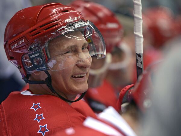 Tổng thống Nga Vladimir Putin tham gia trận gala giải Hockey League - Sputnik Việt Nam