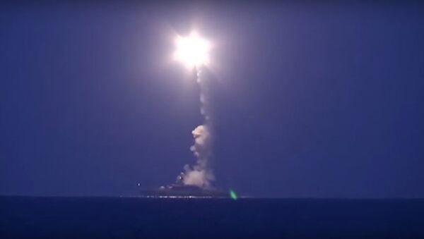 Bộ Quốc phòng Nga đã tiến hành bắn phá đối tượng IS từ biển - Sputnik Việt Nam