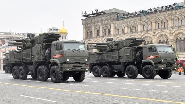 Hệ thống tên lửa phòng không Pantsir-S1 tại Cuộc diễu hành Chiến thắng ở Moskva - Sputnik Việt Nam
