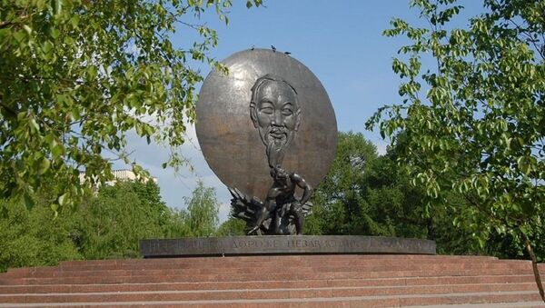 Tượng đài Hồ Chí Minh tại quảng trường Hồ Chí Minh ở Moskva - Sputnik Việt Nam