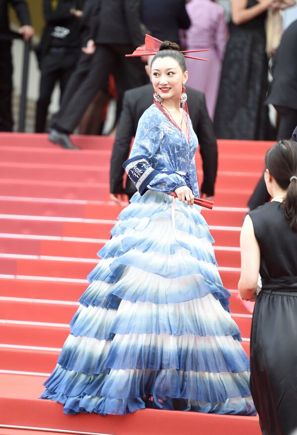Khách mời trên thảm đỏ lễ khai mạc Liên hoan phim quốc tế Cannes lần thứ 72 - Sputnik Việt Nam