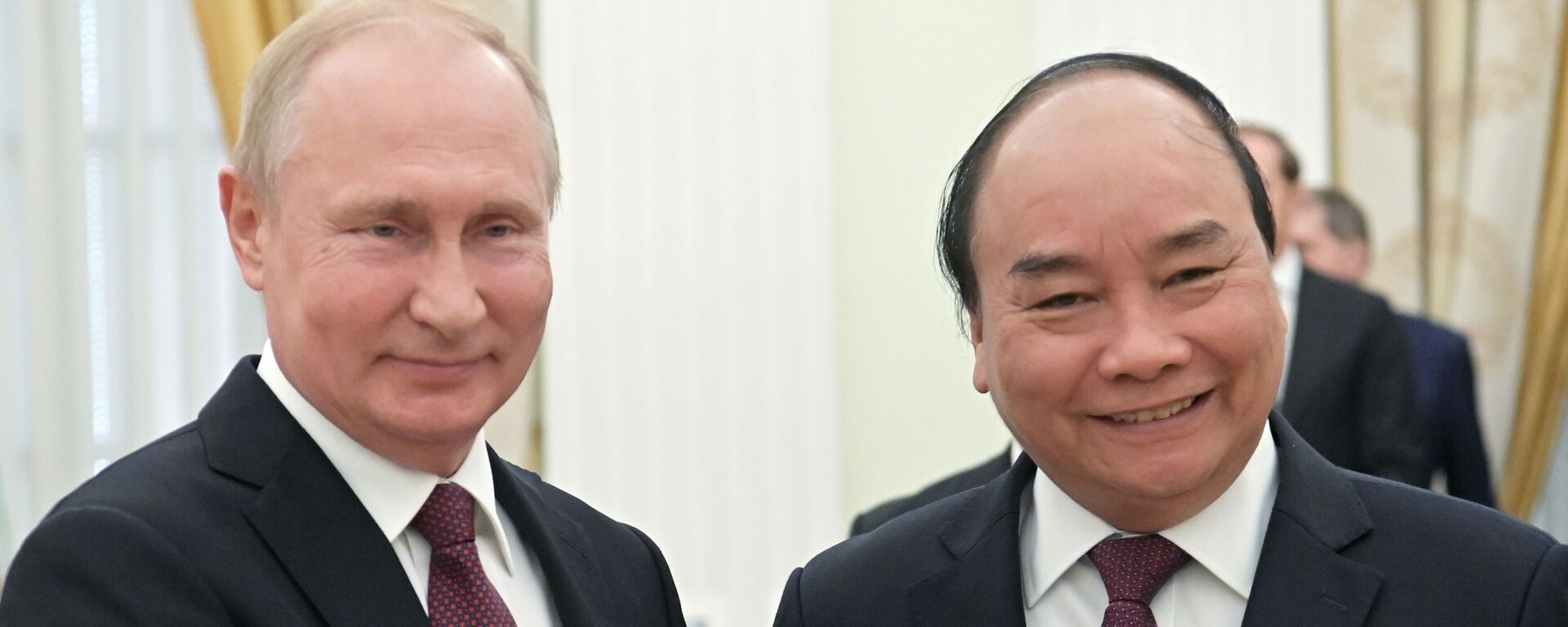 Tổng thống Nga Vladimir Putin gặp Thủ tướng Việt Nam Nguyễn Xuân Phúc - Sputnik Việt Nam, 1920, 22.11.2021