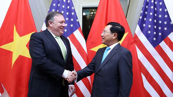 Bộ trưởng Bộ Ngoại giao Phạm Bình Minh và Ngoại trưởng Hoa Kỳ Michael Pompeo - Sputnik Việt Nam