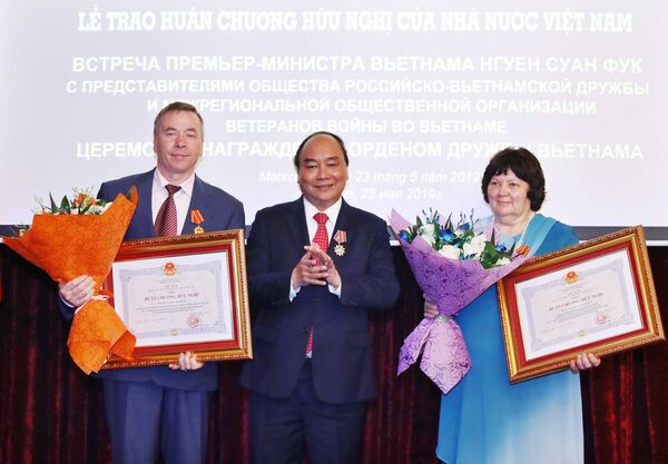 Huân chương do Thủ tướng trao: Việt Nam trân trọng đóng góp của các nhà khoa học Nga Huân chương do Thủ tướng trao: Việt Nam trân trọng đóng góp của các nhà khoa học Nga - Sputnik Việt Nam