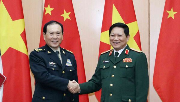 Bộ trưởng Bộ Quốc phòng Ngô Xuân Lịch đón Bộ trưởng Bộ Quốc phòng Trung Quốc Ngụy Phượng Hòa. - Sputnik Việt Nam