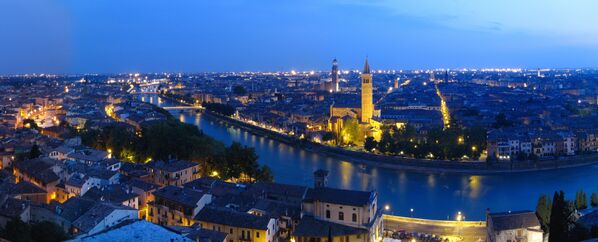 Quang cảnh thành phố Verona từ đỉnh lâu đài - Sputnik Việt Nam