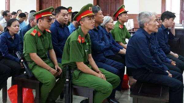 Kháng cáo bất thành: Vũ nhôm vẫn phải chịu 17 năm, Trần Phương Bình 30 năm tù giam Kháng cáo bất thành: Vũ nhôm vẫn phải chịu 17 năm, Trần Phương Bình 30 năm tù giam - Sputnik Việt Nam