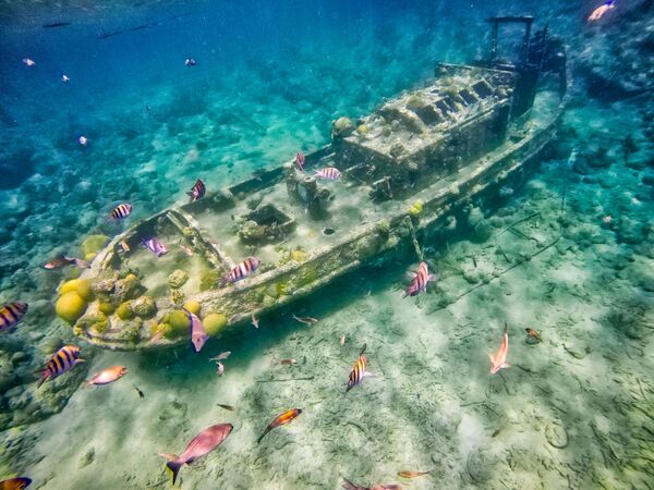 Tàu kéo chìm gần đảo Curacao, biển Caribe - Sputnik Việt Nam