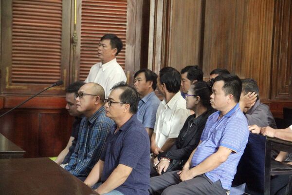 Nhiều công an tiếp tay buôn lậu xe sang từ Mỹ về Việt Nam Nhiều công an tiếp tay buôn lậu xe sang từ Mỹ về Việt Nam - Sputnik Việt Nam