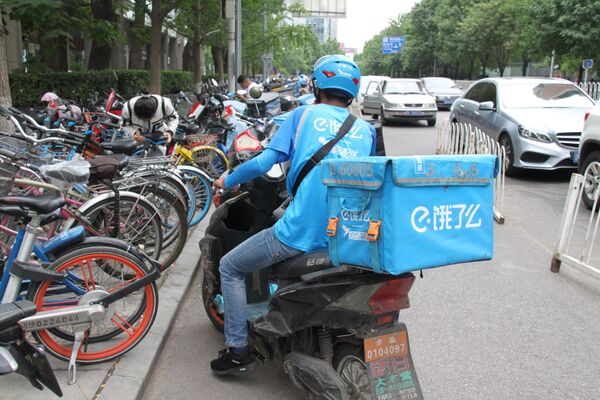 Giao đồ ăn khiến chất thải nhựa tràn ngập? Giao đồ ăn khiến chất thải nhựa tràn ngập? - Sputnik Việt Nam