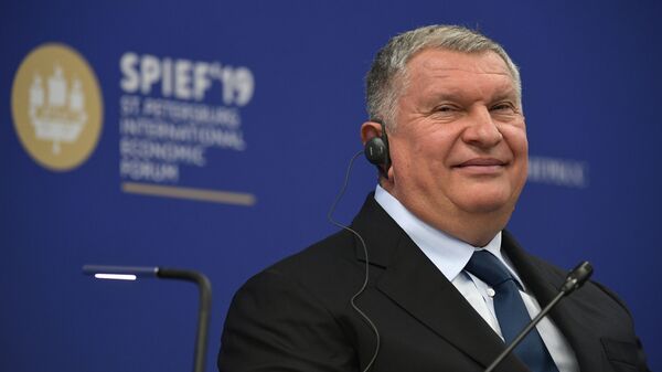 Người đứng đầu Rosneft, ông Igor Sechin tại Diễn đàn kinh tế quốc tế St. Petersburg  - Sputnik Việt Nam