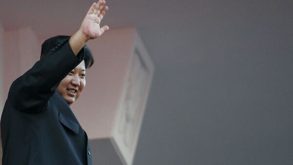 Lãnh đạo Triều Tiên Kim Jong-un trong cuộc diễu binh ở Bình Nhưỡng - Sputnik Việt Nam