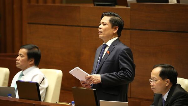 Bộ trưởng Bộ Giao thông vận tải Nguyễn Văn Thể trả lời chất vấn của đại biểu Quốc hội. - Sputnik Việt Nam
