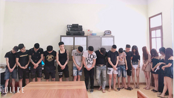 Các đối tượng bay lắc trong quán karaoke bị bắt giữ - Sputnik Việt Nam