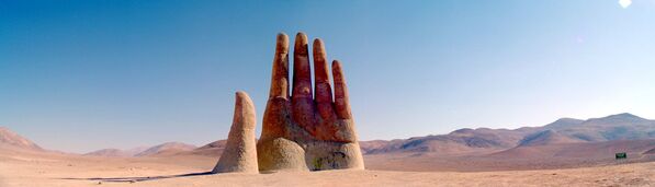 Bàn tay trong sa mạc (Mano del Desierto), bức tượng trong sa mạc Atacama - Sputnik Việt Nam