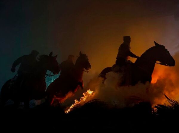 Ảnh Horses (Những con ngựa) của Yoshiki Fujiwara, á quân trong hạng mục Con người của cuộc thi National Geographic Travel Photo 2019 - Sputnik Việt Nam