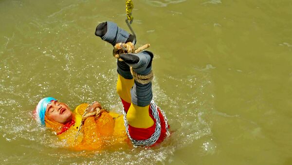Ảo thuật gia mất tích khi thực hiện màn biểu diễn nguy hiểm dưới nước được tìm thấy đã chết - Sputnik Việt Nam