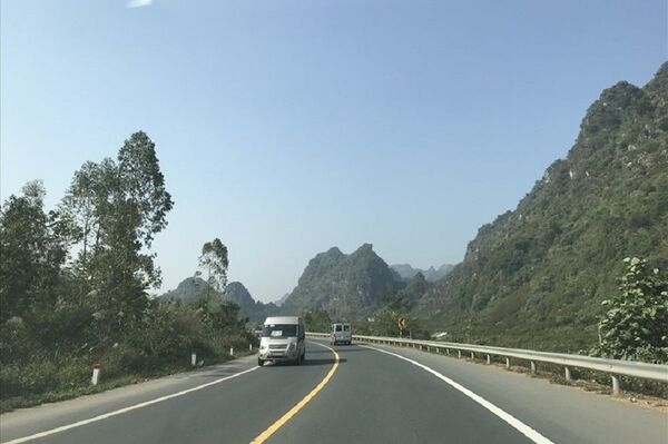 Chỉ có nhà đầu tư Trung Quốc quan tâm Cao tốc Bắc Nam: “Phe cánh”, “thân hữu” , quân xanh, quân đỏ Chỉ có nhà đầu tư Trung Quốc quan tâm Cao tốc Bắc Nam: “Phe cánh”, “thân hữu” , quân xanh, quân đỏ - Sputnik Việt Nam