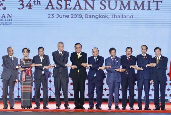 Việt Nam đề nghị ASEAN không bỏ qua những diễn biến phức tạp trên Biển Đông Việt Nam đề nghị ASEAN không bỏ qua những diễn biến phức tạp trên Biển Đông - Sputnik Việt Nam