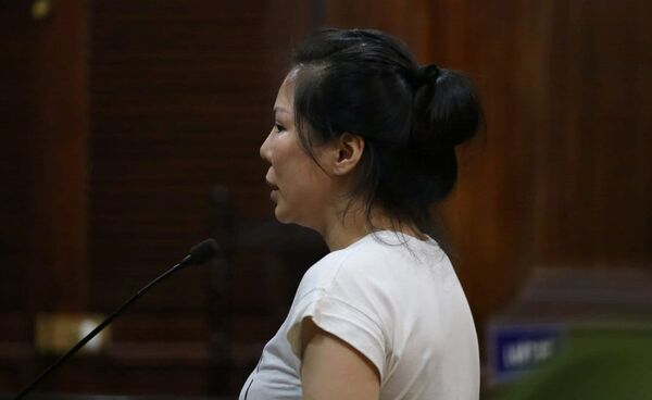 Vợ cũ Chiêm Quốc Thái lãnh 18 tháng tù, người thân vỗ tay mừng Vợ cũ Chiêm Quốc Thái lãnh 18 tháng tù, người thân vỗ tay mừng - Sputnik Việt Nam
