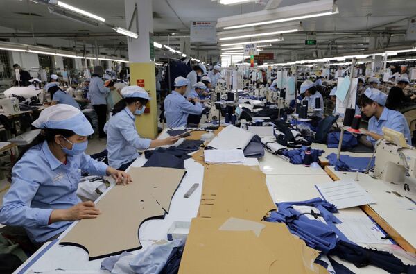 Chính quyền Việt Nam chạy đua để tránh bị Mỹ trừng phạt Chính quyền Việt Nam chạy đua để tránh bị Mỹ trừng phạt - Sputnik Việt Nam