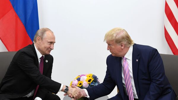 Vladimir Putin và Donald Trump tại cuộc họp bên lề hội nghị thượng đỉnh G20 ở Osaka - Sputnik Việt Nam