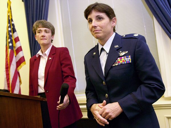 Trung tá Không quân Hoa Kỳ Marta Maksalli - nữ phi công đầu tiên tham gia các hoạt động quân sự. - Sputnik Việt Nam