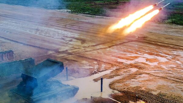 Bắn súng từ hệ thống Tos-1A Solntsepek (“Nắng cháy”) tại Diễn đàn kỹ thuật quân sự quốc tế V Army-2019 - Sputnik Việt Nam
