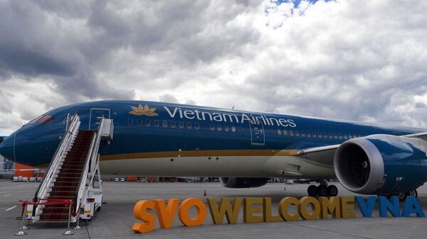 Nghi lễ trọng thể đón chào máy bay của Hãng Vietnam Airlines tại sân bay quốc tế “Sheremetyevo”  - Sputnik Việt Nam
