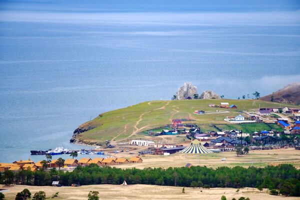 Làng Khuzhir trên đảo Olkhon, hồ Baikal, tỉnh Irkutsk - Sputnik Việt Nam
