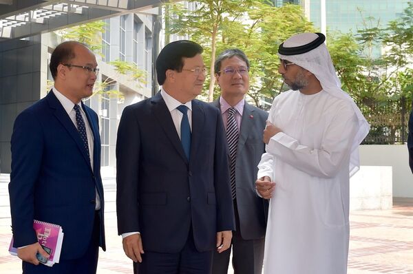 Phó Thủ tướng Trịnh Đình Dũng thăm, làm việc tại UAE Phó Thủ tướng Trịnh Đình Dũng thăm, làm việc tại UAE - Sputnik Việt Nam