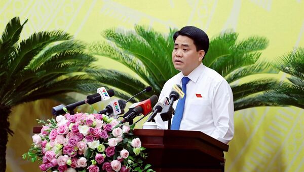 Chủ tịch UBND TP Nguyễn Đức Chung tại phiên chất vấn - Sputnik Việt Nam