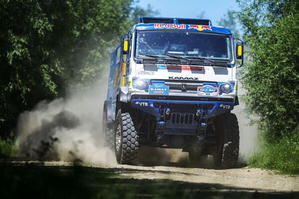 Xe tải tham gia cuộc đua Con đường tơ lụa trong giai đoạn đi qua tỉnh Irkutsk - Sputnik Việt Nam
