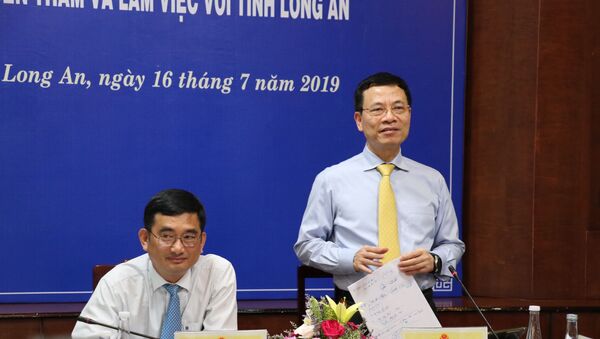  Bộ trưởng Bộ Thông tin và Truyền thông Nguyễn Mạnh Hùng phát biểu tại buổi làm việc.  - Sputnik Việt Nam