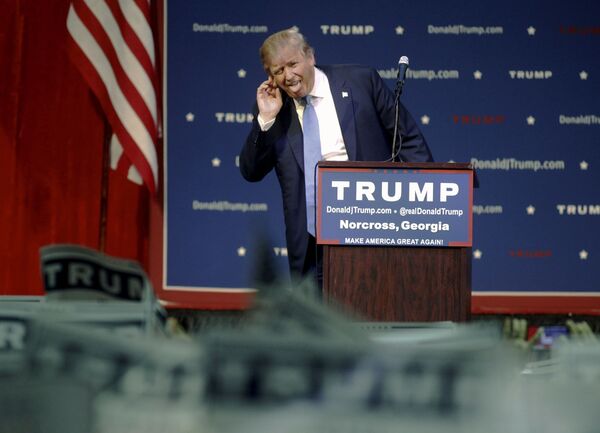 Úng cử viên tổng thống của Đảng Cộng hòa Donald Trump trong chiến dịch tranh cử ở Norcross, bang Georgia. - Sputnik Việt Nam