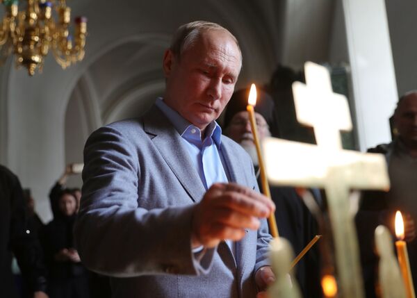Tổng thống Nga Vladimir Putin thăm Nhà thờ Spaso-Preobrazhensky trong Tu viện nam Valaam Stavropegic - Sputnik Việt Nam