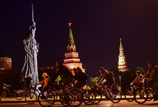 Lễ hội xe đạp đêm ở Moskva - Sputnik Việt Nam