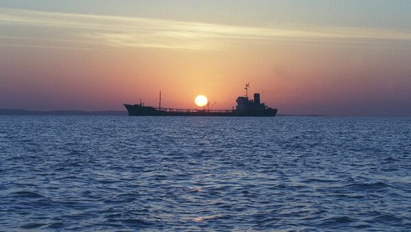 Tàu chở dầu của Iran ở Eo biển Hormuz - Sputnik Việt Nam