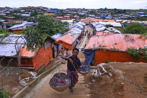 Thương nhân ở trại tị nạn Rohingya Kutupalong, Bangladesh - Sputnik Việt Nam