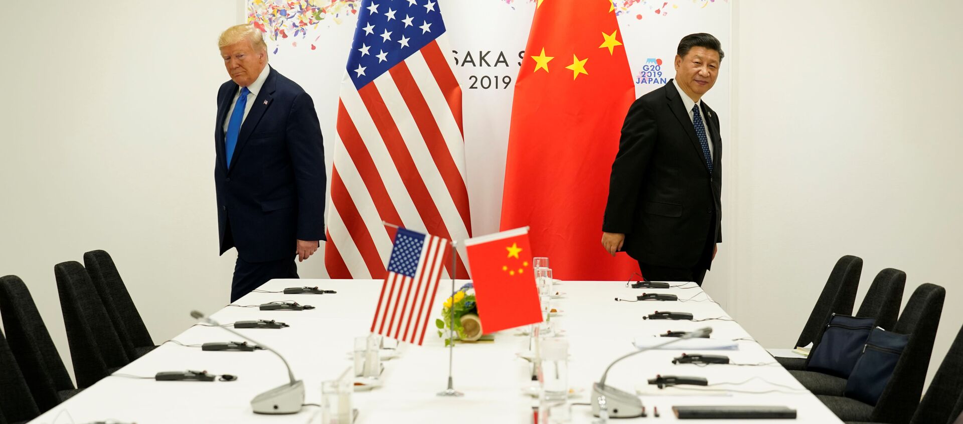 Президент США Дональд Трамп и президент Китая Си Цзиньпин на саммите G20 в Осаке, Япония - Sputnik Việt Nam, 1920, 22.08.2020